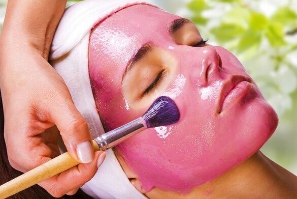 Berry fruit mask for facial rejuvenation